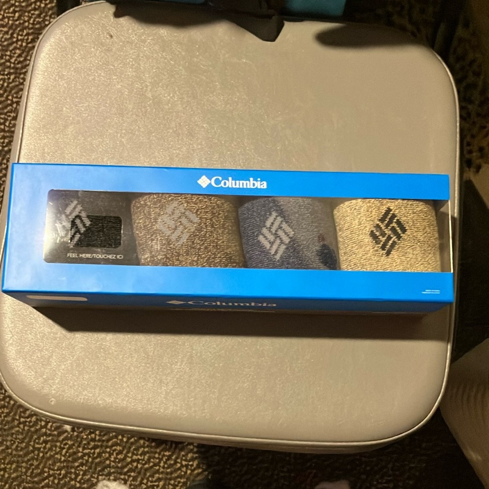 Columbia 4 pack of crew socks.